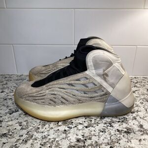 Adidas Men's Yeezy QNTM Mist Slate HQ2085 Mist Slate/Black Size 7.5 Dirty